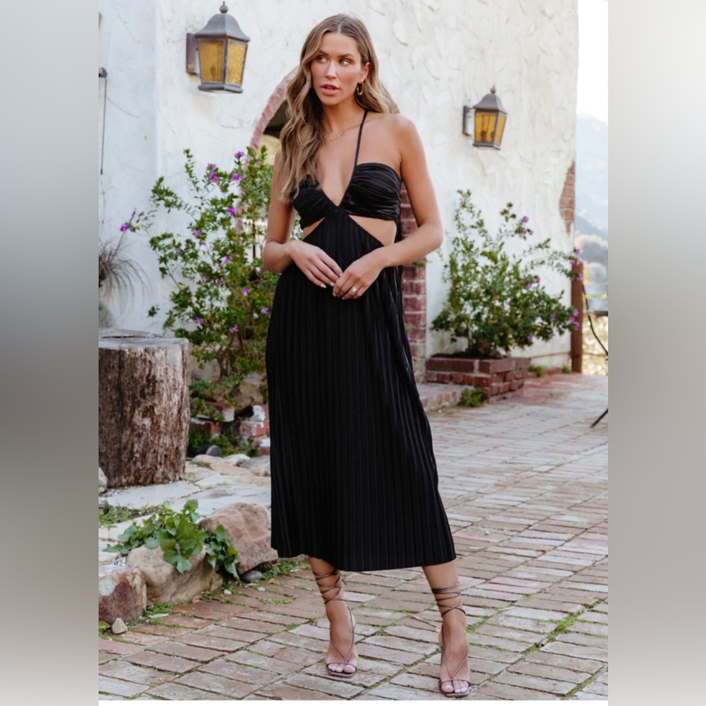 Hollywood Dreams Pleated Tie Back Midi Dress